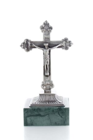 Crucifijo pequeño.  Plata
