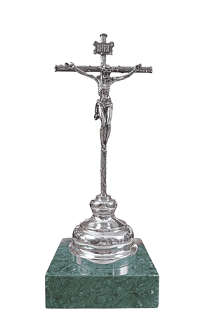 crucifijo en plata de ley.