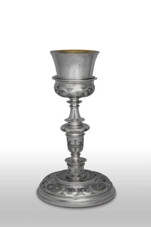 Cáliz cincelado en plata de ley